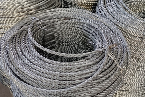 沈陽電動(dòng)吊籃的吊索：特制構(gòu)件，安全與效率的雙重保障