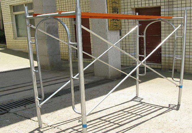 沈陽旭利電動吊籃帶你了解腳手架的步距和跨距是什么？